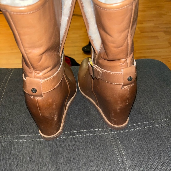 UGG hidden heel leather boot Size 8. - Picture 1 of 4